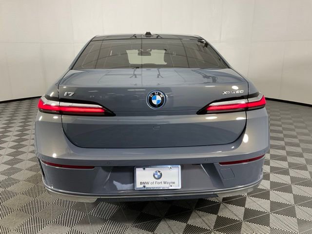 Used 2024 BMW i7 xDrive60 image 5