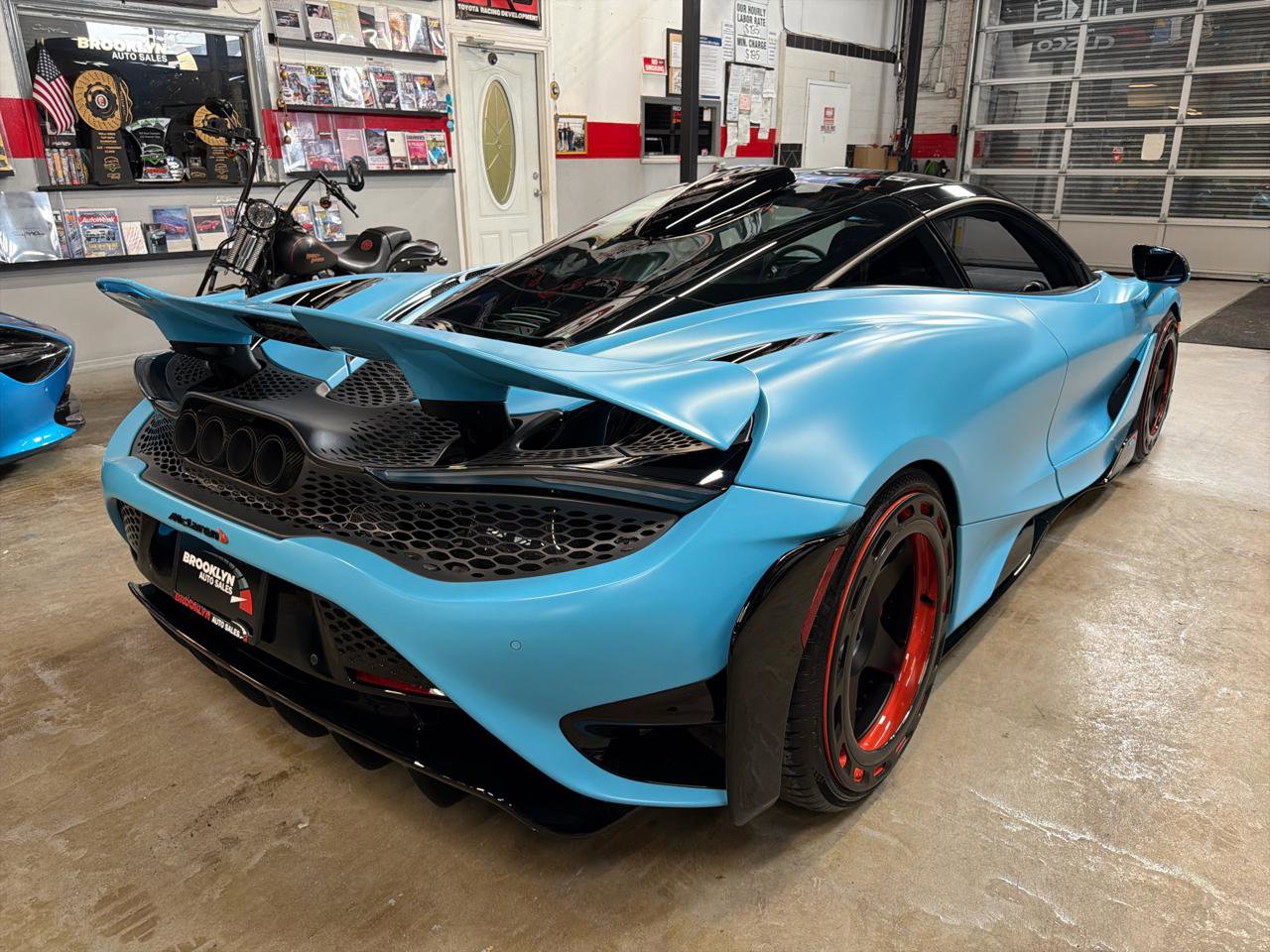 Used 2021 McLaren 765LT image 6