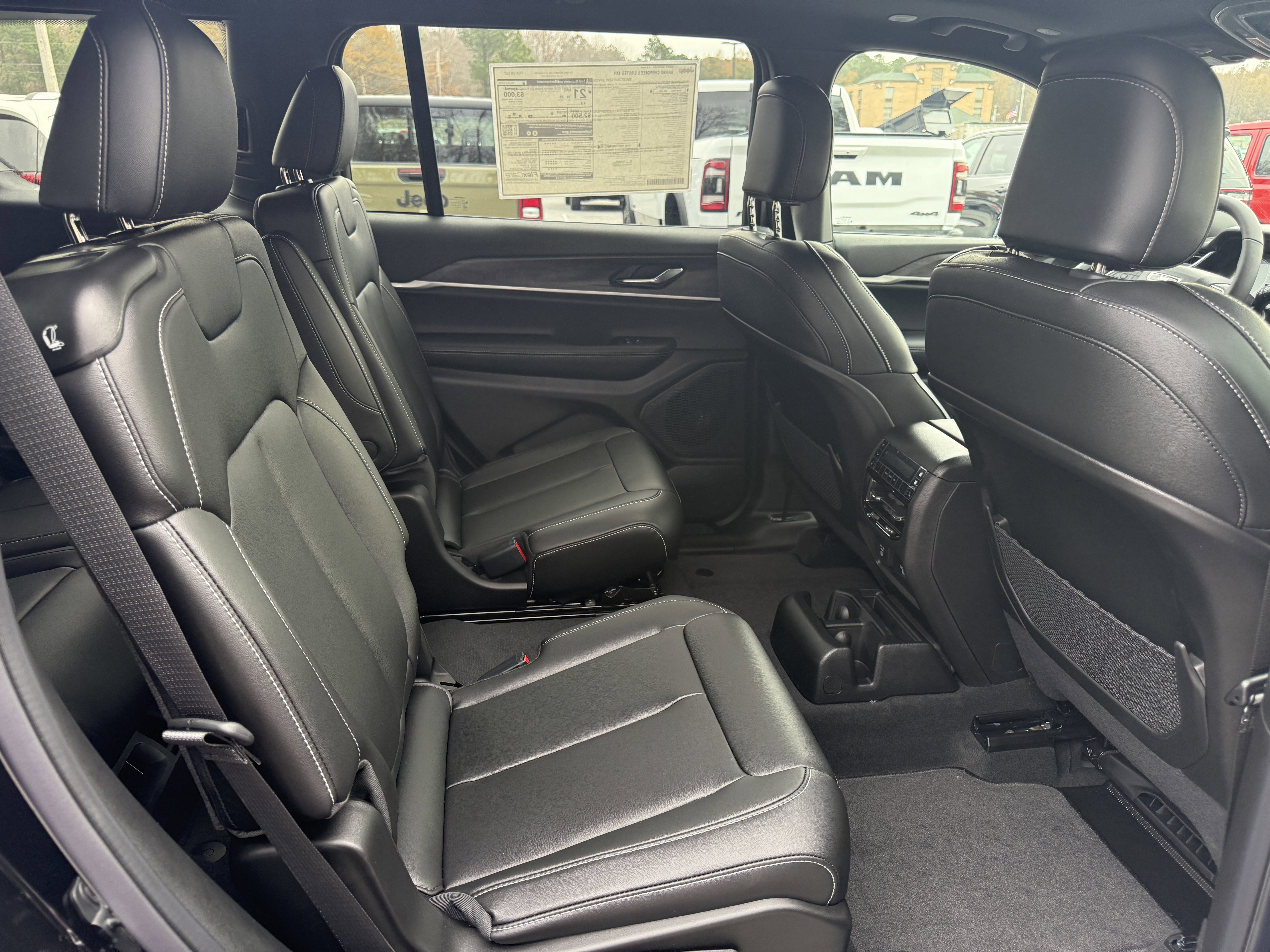 New 2025 Jeep Grand Cherokee L Limited w/ Trailer Tow Package image 17