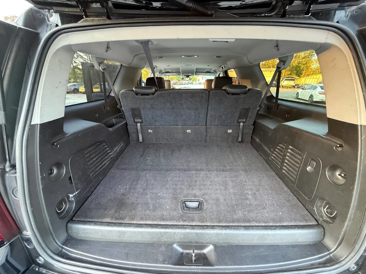 Used 2016 Chevrolet Suburban LS RWD image 24