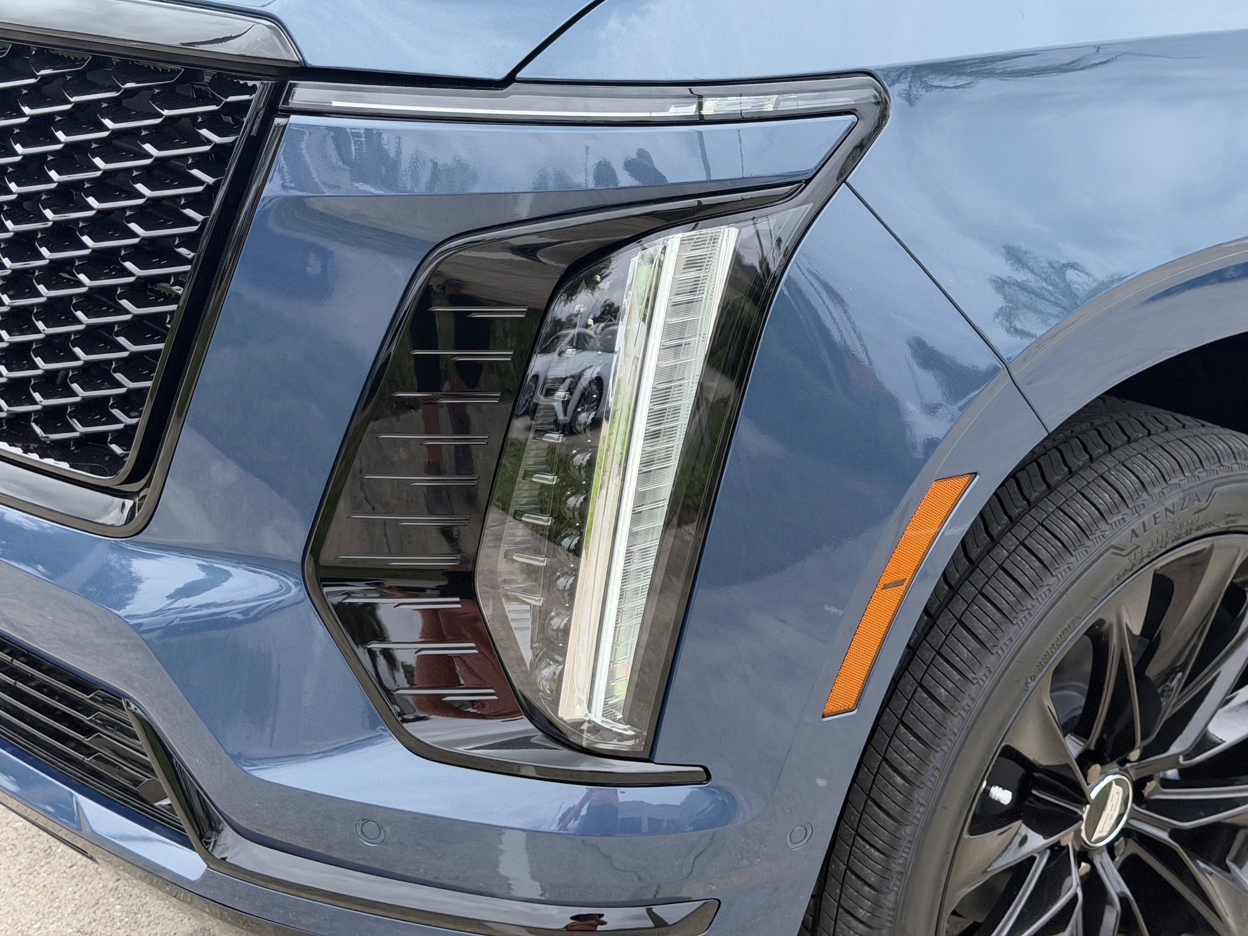 New 2026 Cadillac Escalade Platinum Sport w/ LPO, ONYX Package AWD/4WD image 8