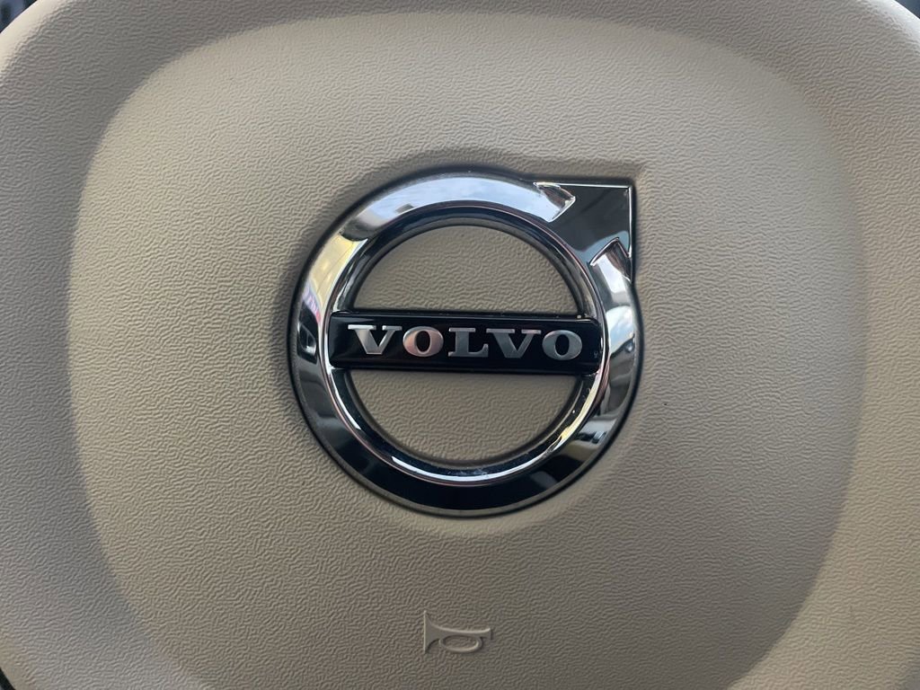 Certified 2023 Volvo XC60 B5 Core w/ Climate Package image 40