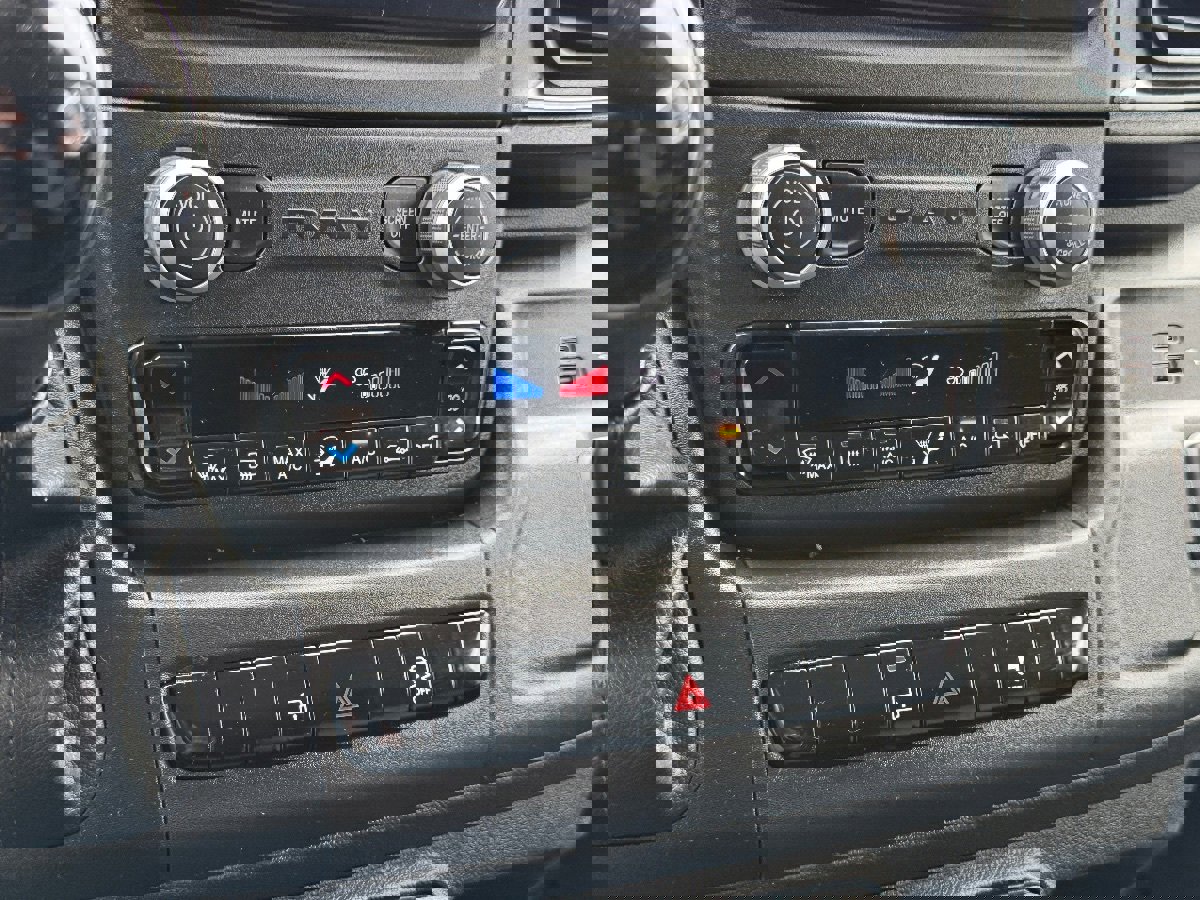 Used 2025 RAM ProMaster 2500 w/ Convenience Group image 30