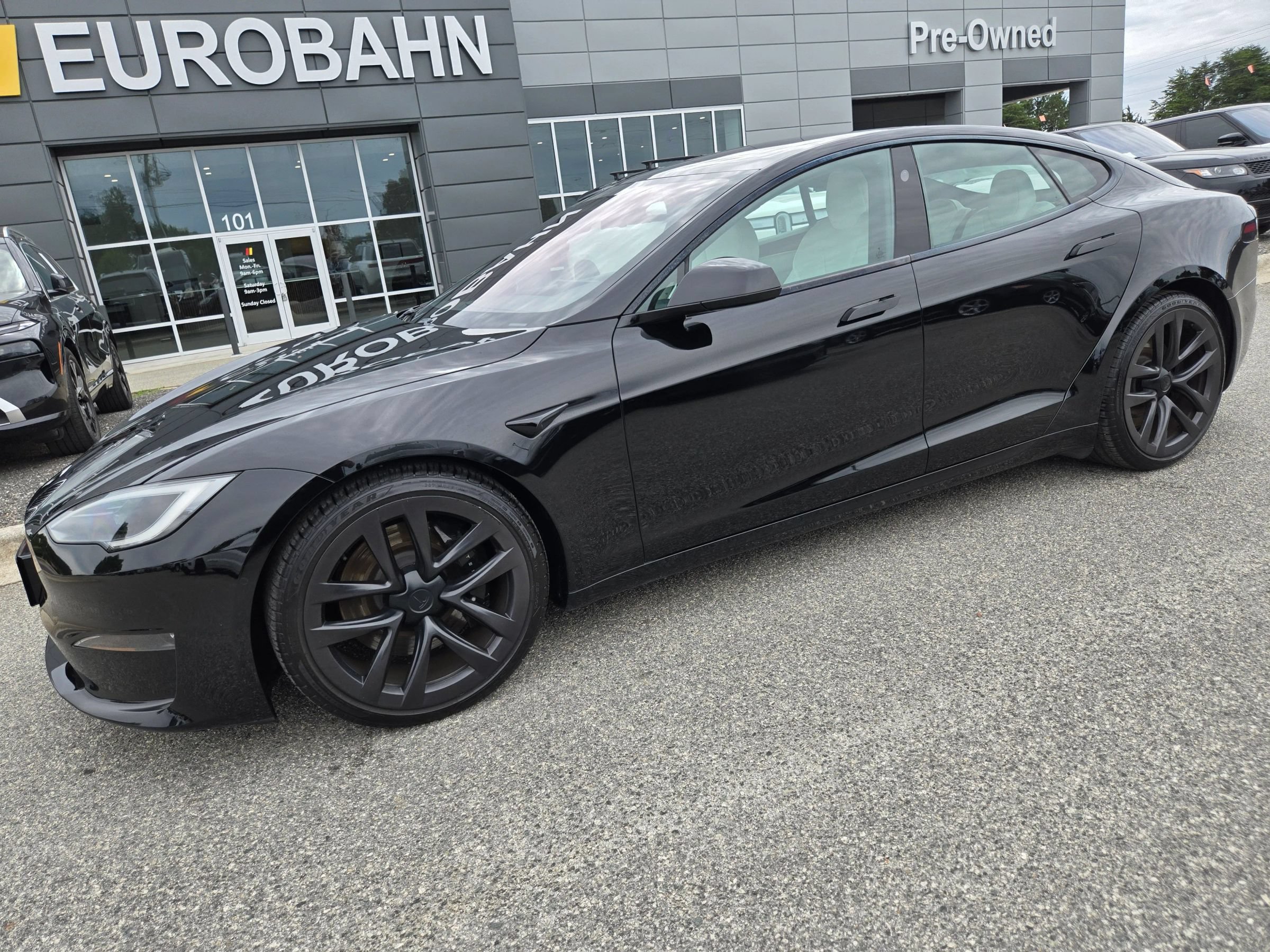 Used 2023 Tesla Model S Standard Range AWD/4WD image 28