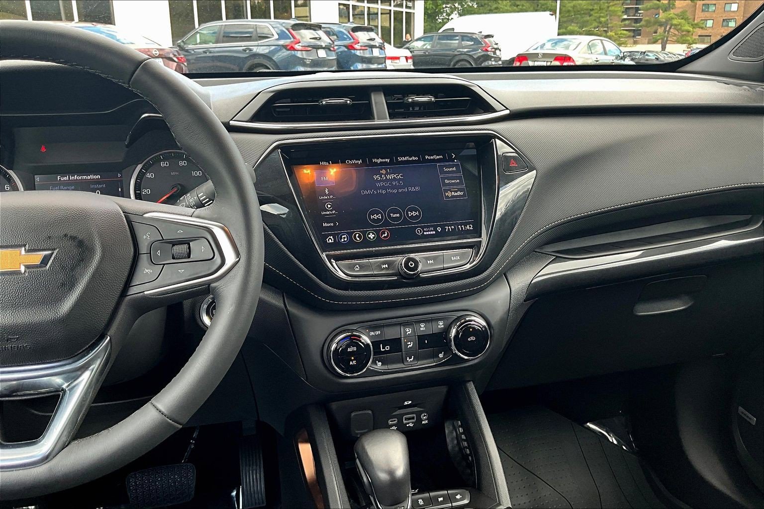 Used 2022 Chevrolet TrailBlazer ACTIV w/ Sun and Liftgate Package FWD image 6