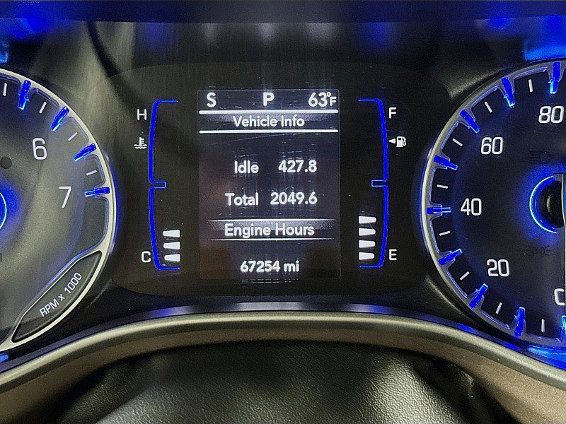 Used 2023 Chrysler Voyager LX image 13