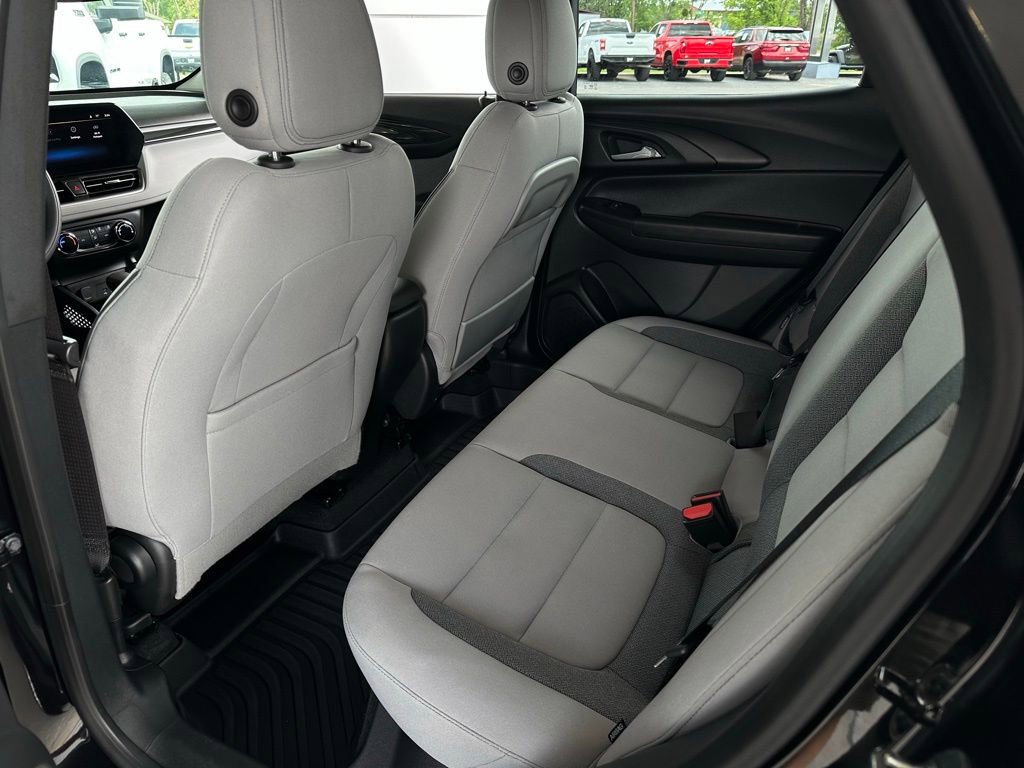 Used 2026 Chevrolet TrailBlazer LS w/ LS Convenience Package FWD image 16