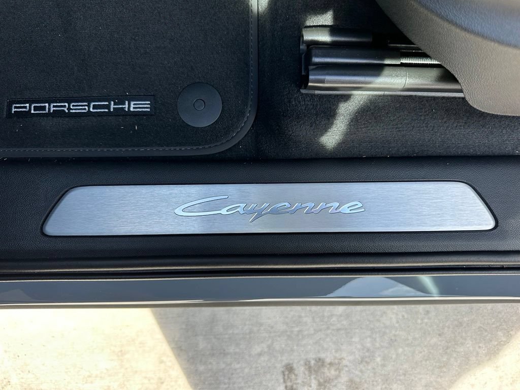 Used 2026 Porsche Cayenne E-Hybrid AWD/4WD image 20