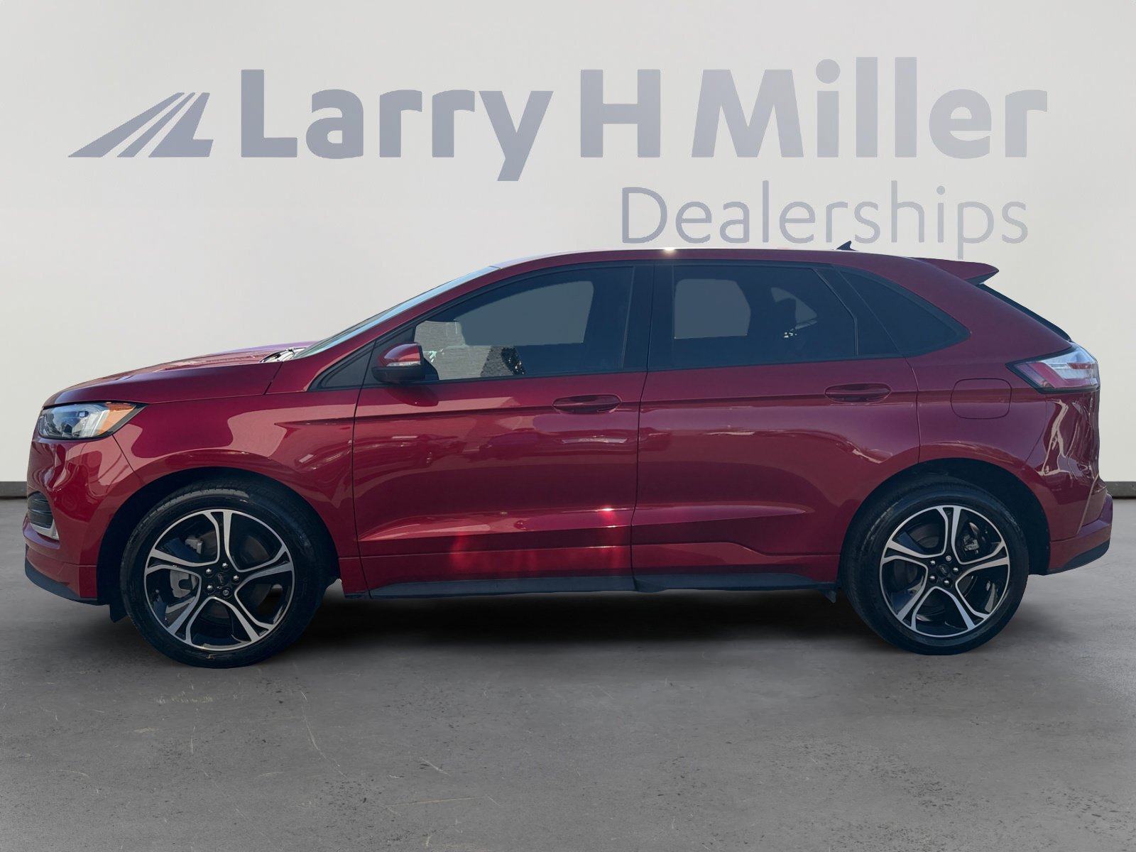 Used 2023 Ford Edge ST AWD/4WD image 2
