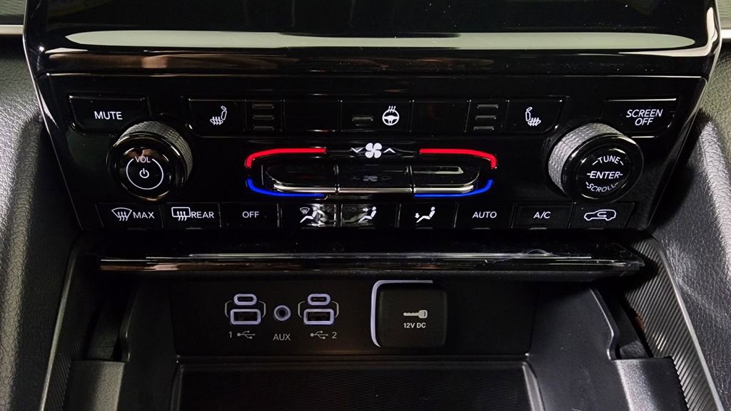 New 2025 Jeep Grand Cherokee Laredo w/ Luxury Tech Group I image 22