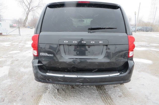 Used 2012 Dodge Grand Caravan SXT w/ Entertainment Group 1 FWD image 7