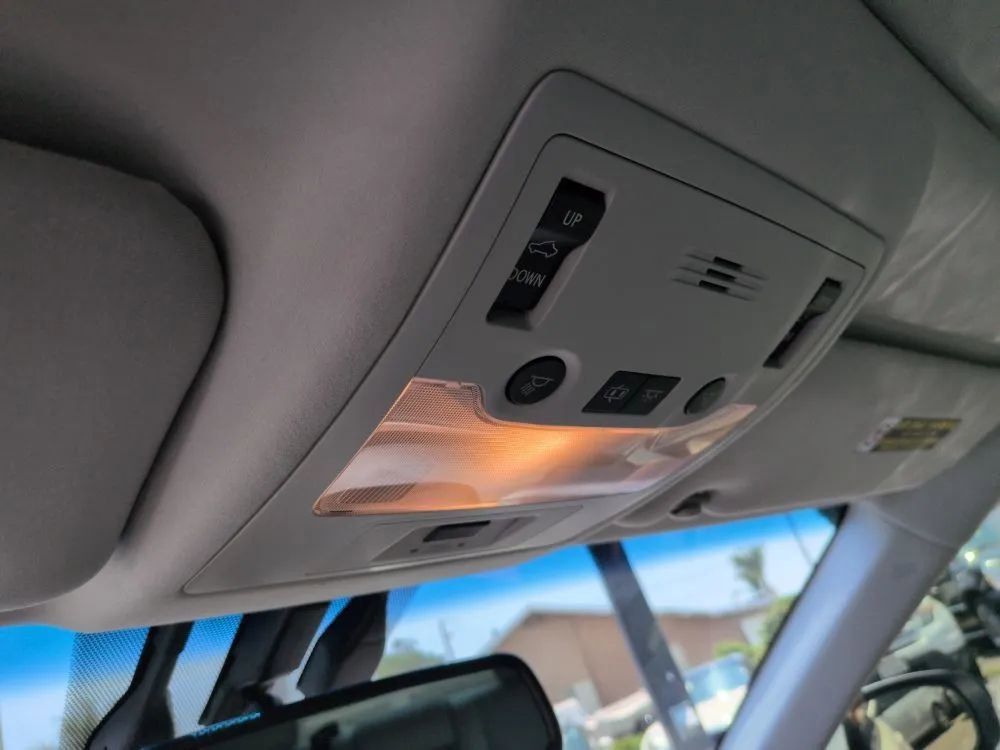 Used 2015 Lexus ES 300h image 33