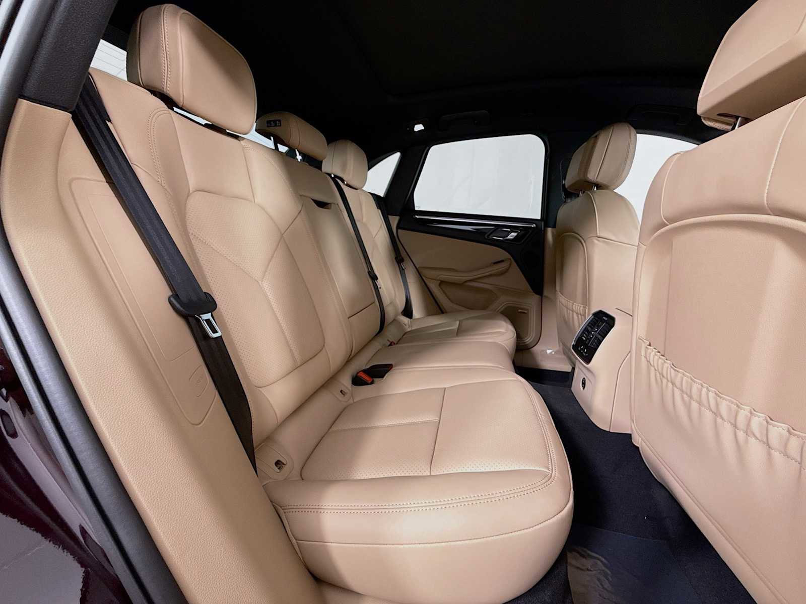 New 2026 Porsche Macan image 29