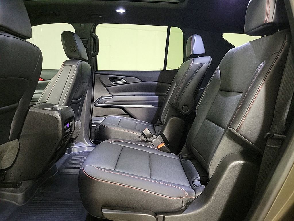 Used 2025 Chevrolet Traverse Z71 w/ Enhanced Driving Package image 15