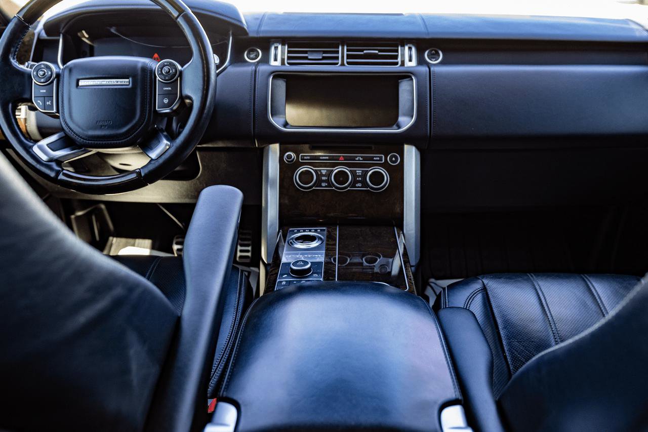 Used 2017 Land Rover Range Rover Autobiography image 17