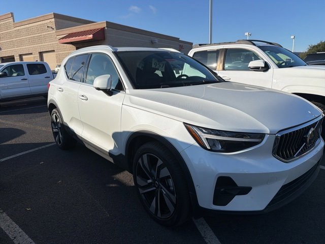 Used 2023 Volvo XC40 B5 Ultimate w/ Protection Package Premier