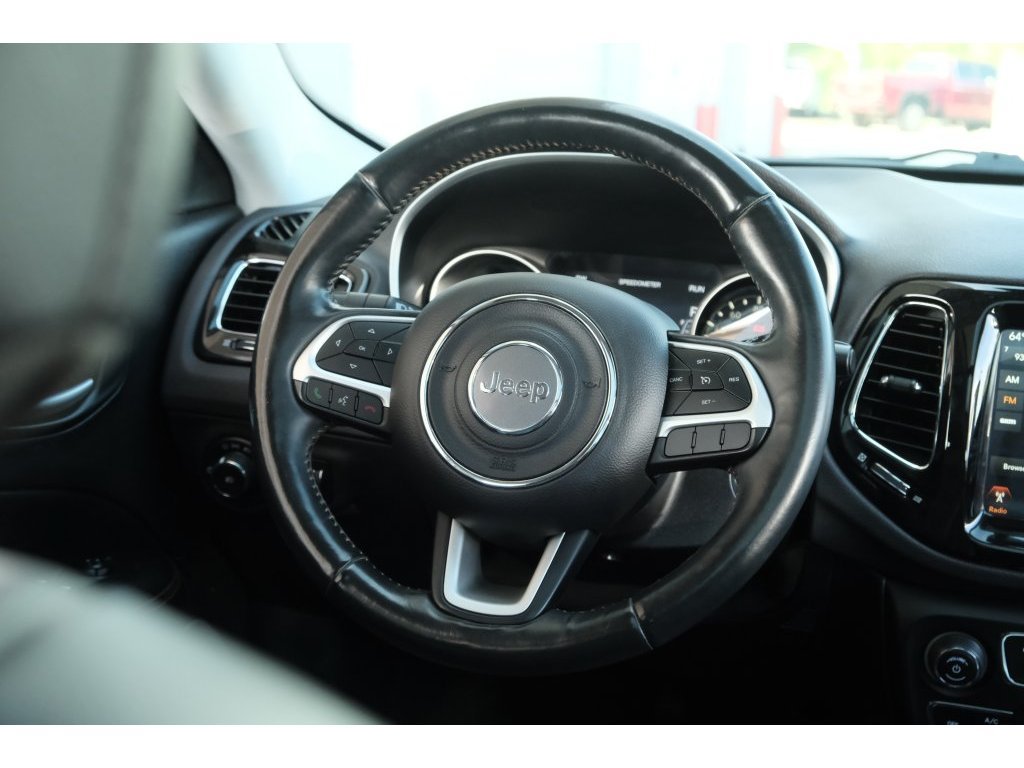 Used 2018 Jeep Compass Limited w/ Navigation Group AWD/4WD image 13