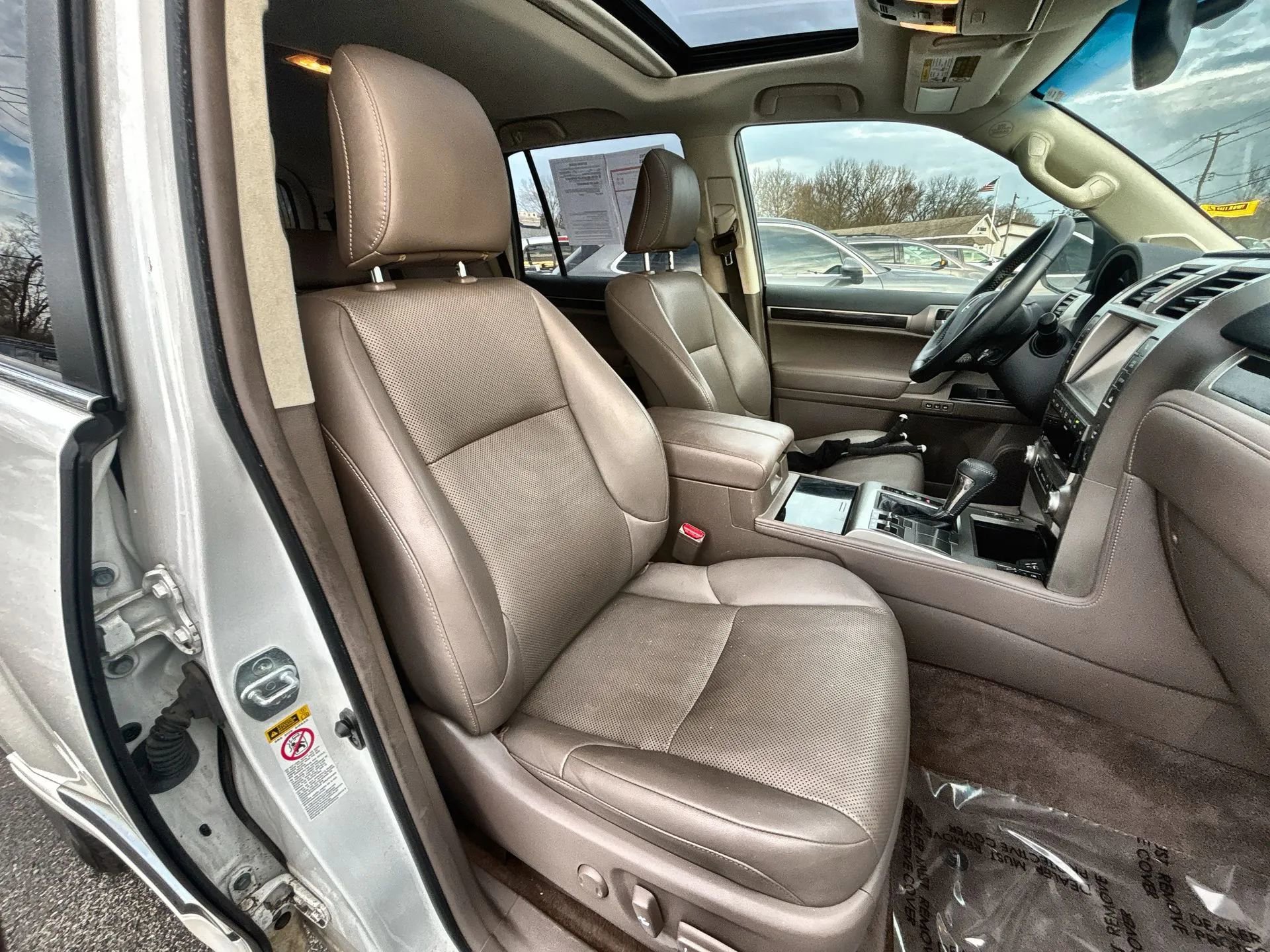 Used 2017 Lexus GX 460 w/ Navigation Package AWD/4WD image 27