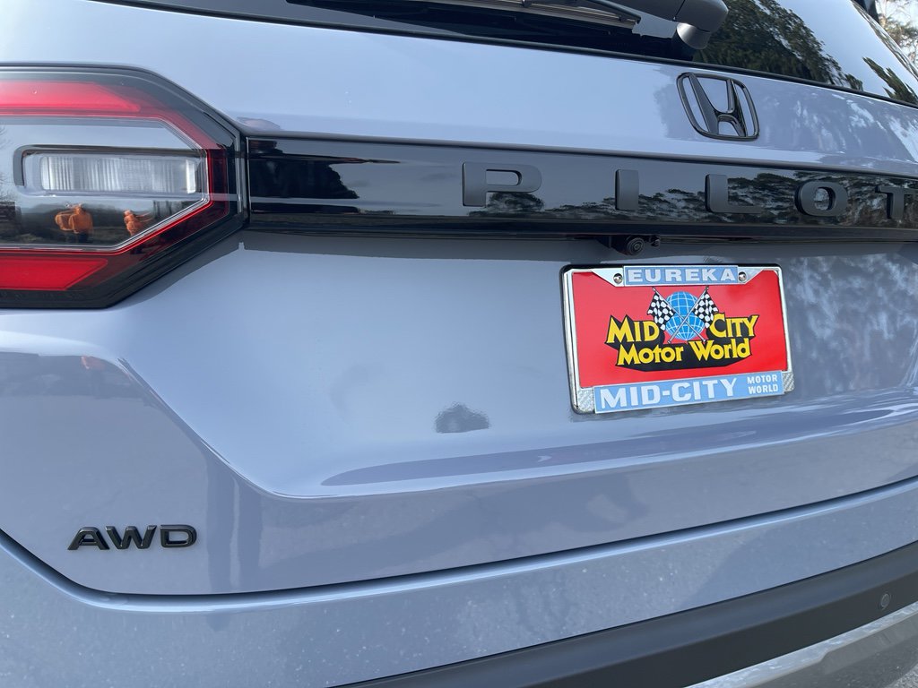 New 2026 Honda Pilot Touring image 3