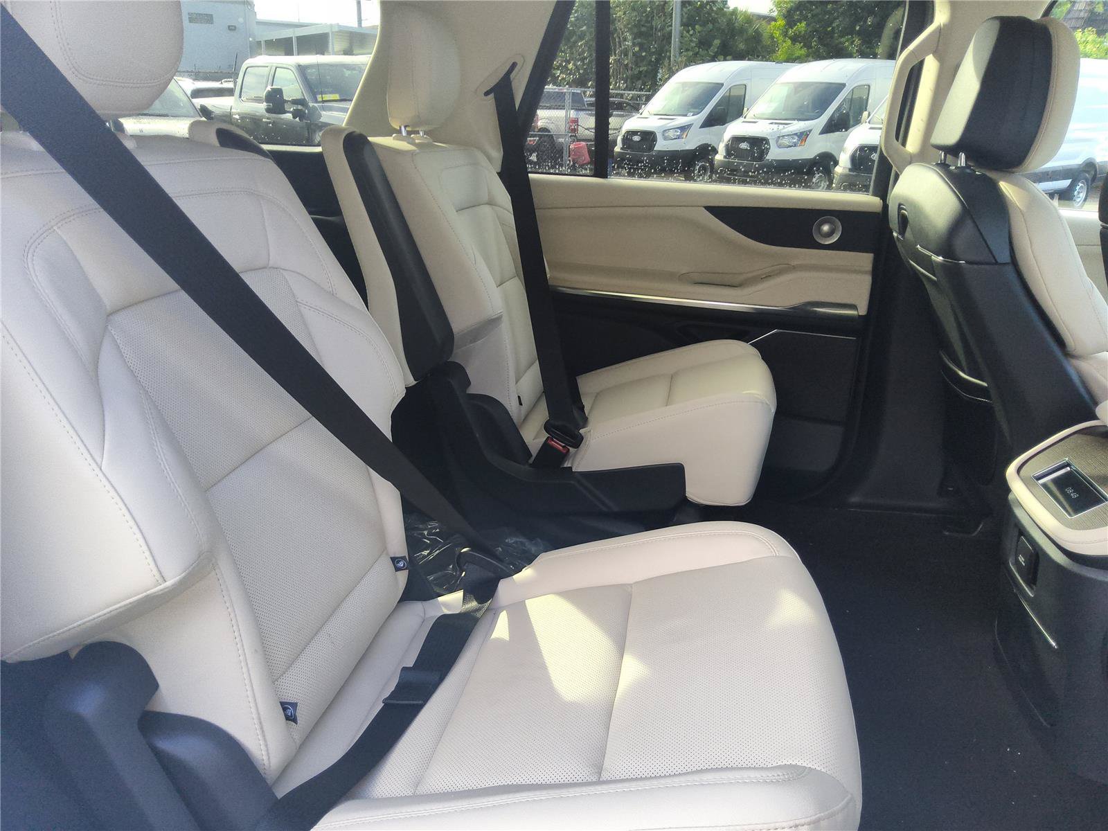 New 2027 Lincoln Navigator Reserve AWD/4WD image 31