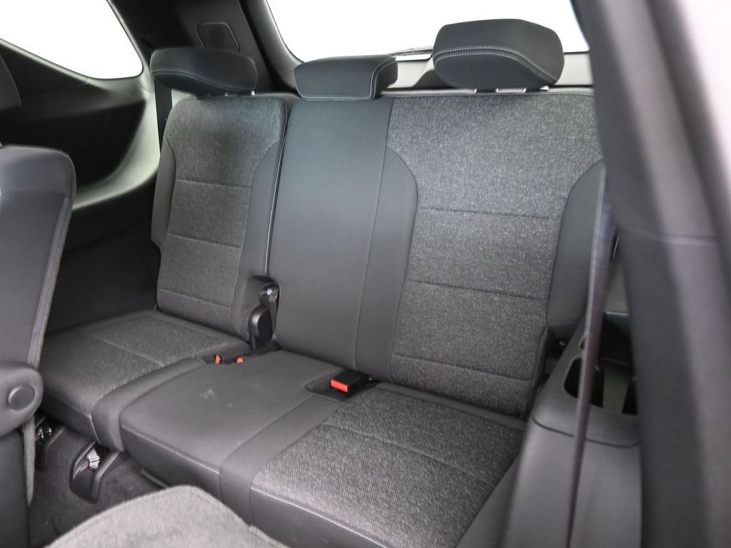Used 2024 Chevrolet Traverse LT FWD image 35