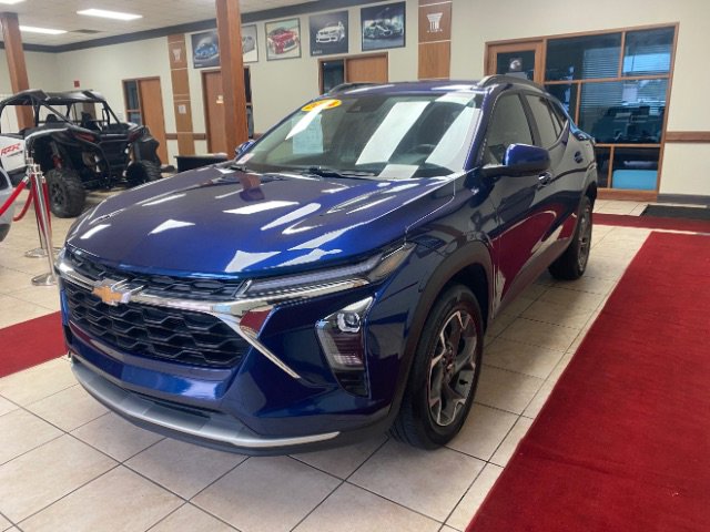 Used 2024 Chevrolet Trax LT w/ Driver Confidence Package image 4