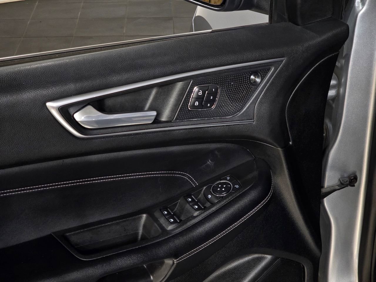 Used 2022 Ford Edge Titanium image 20