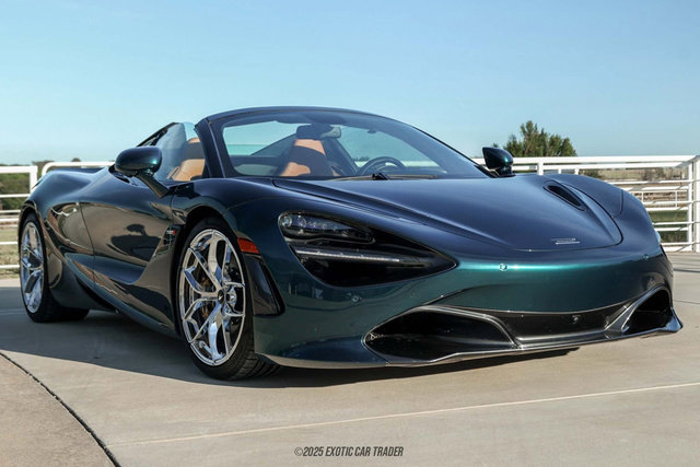 Used 2022 McLaren 720S Spider image 12