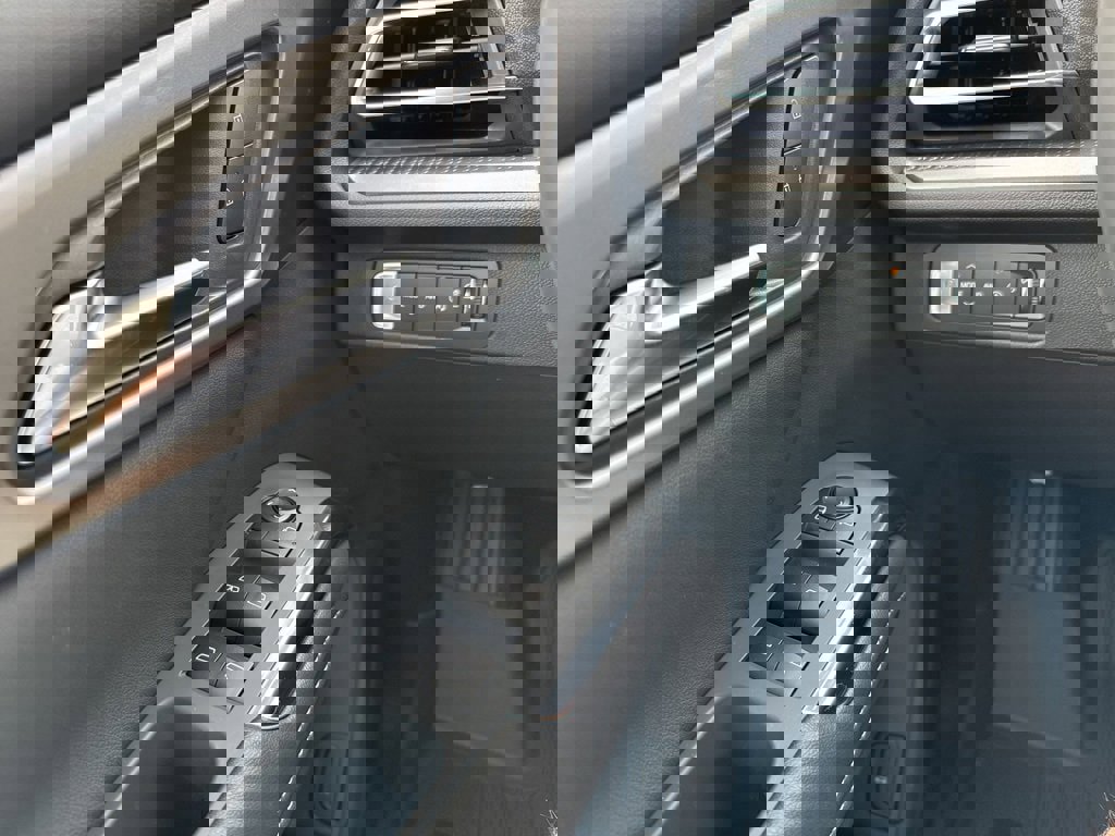 New 2026 Chevrolet Traverse LT w/ LPO, Floor Liner Package image 28