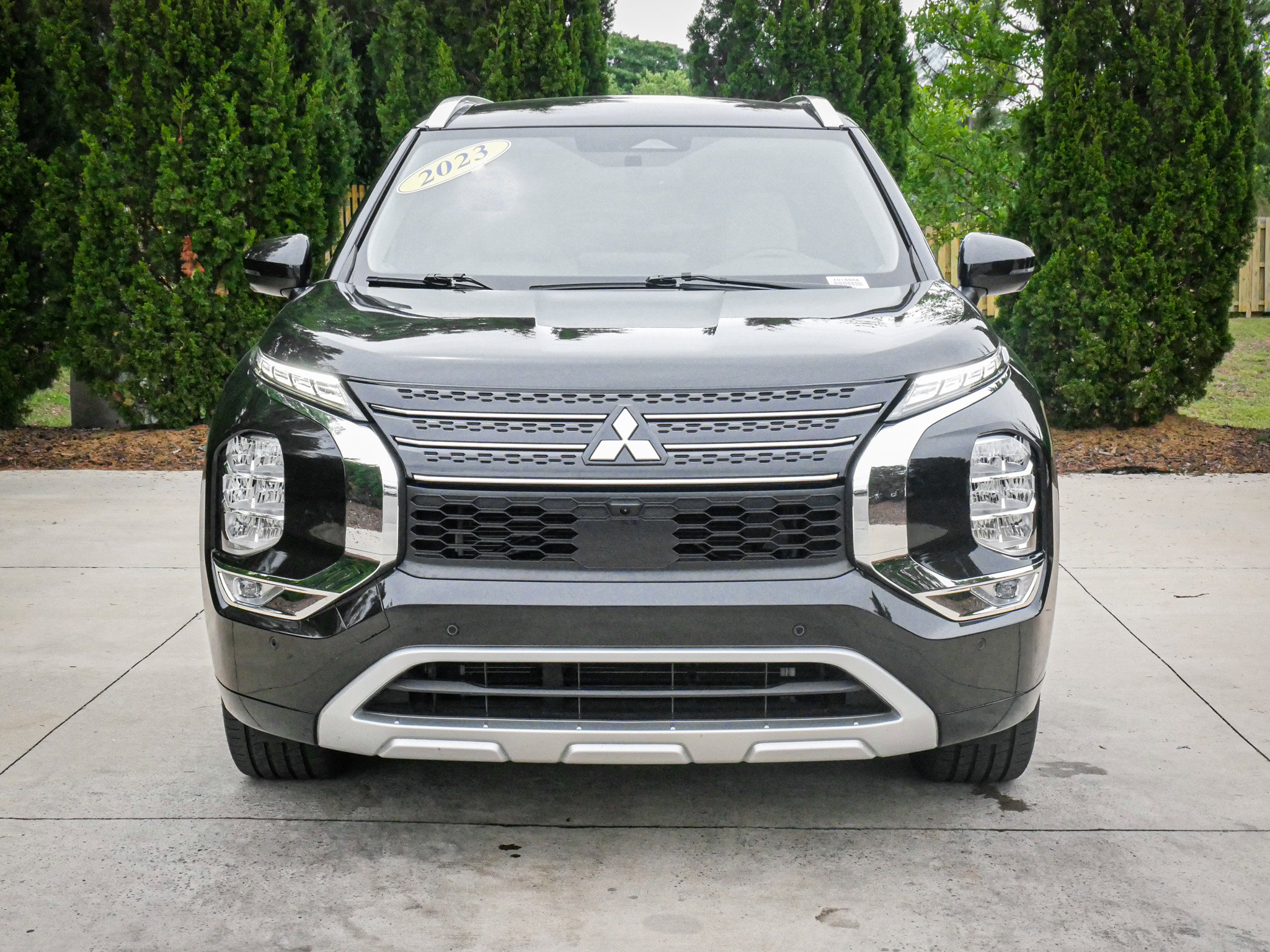Used 2023 Mitsubishi Outlander SEL FWD image 3