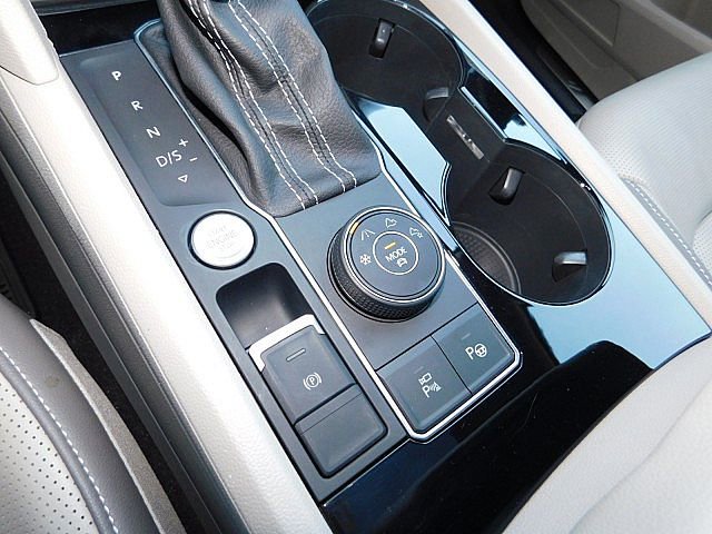 Used 2023 Volkswagen Atlas SEL Premium image 24