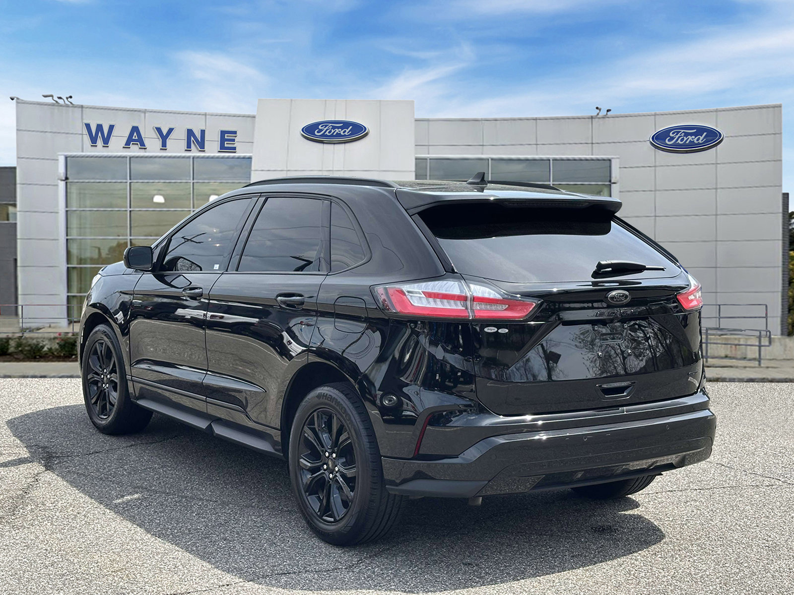 Used 2023 Ford Edge SE w/ Black Appearance Package AWD/4WD image 4