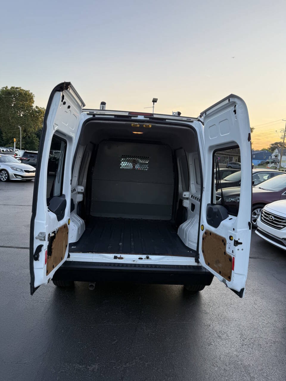 Used 2011 Ford Transit Connect XL FWD image 12