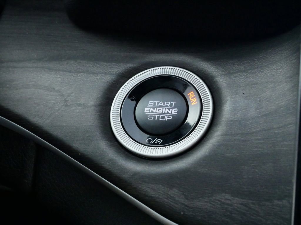 Certified 2024 Jeep Grand Cherokee Limited w/ Black Appearance Package image 52