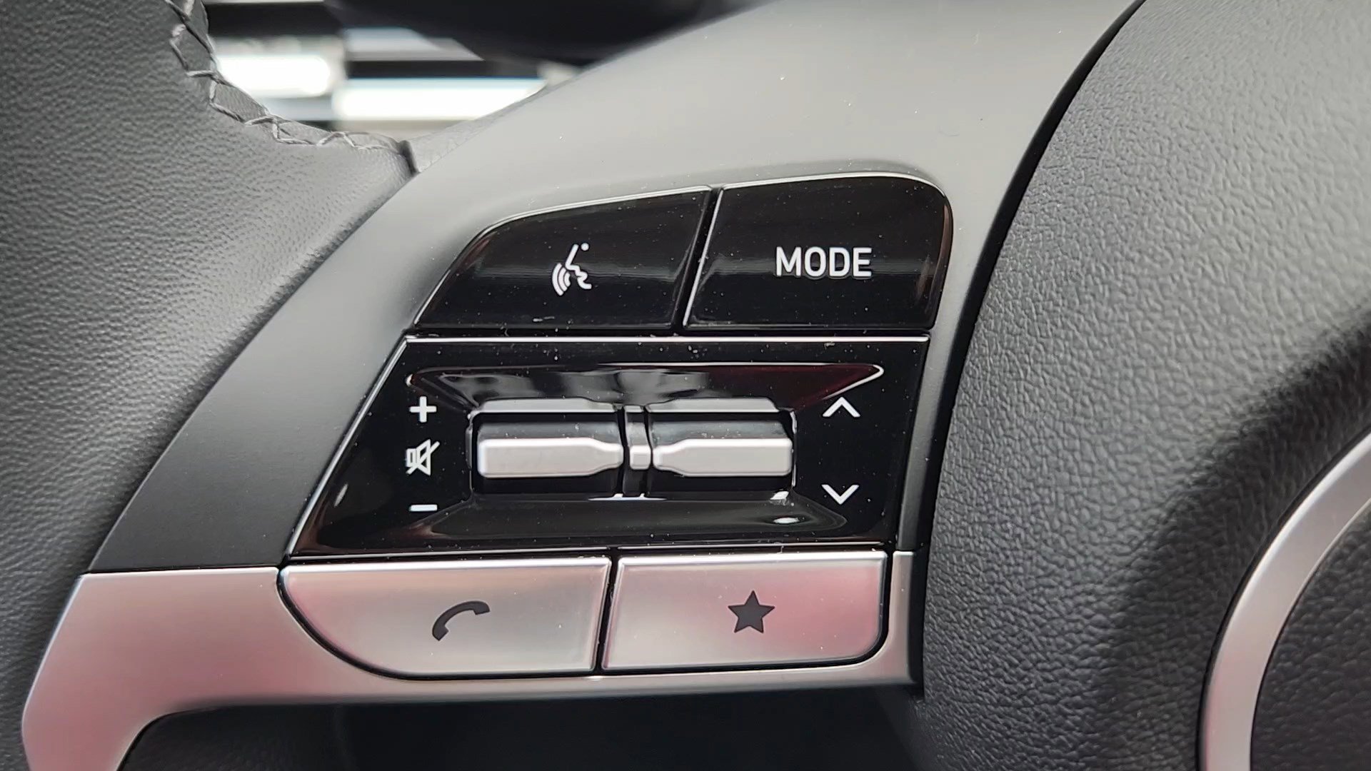 New 2026 Hyundai Elantra Limited image 12