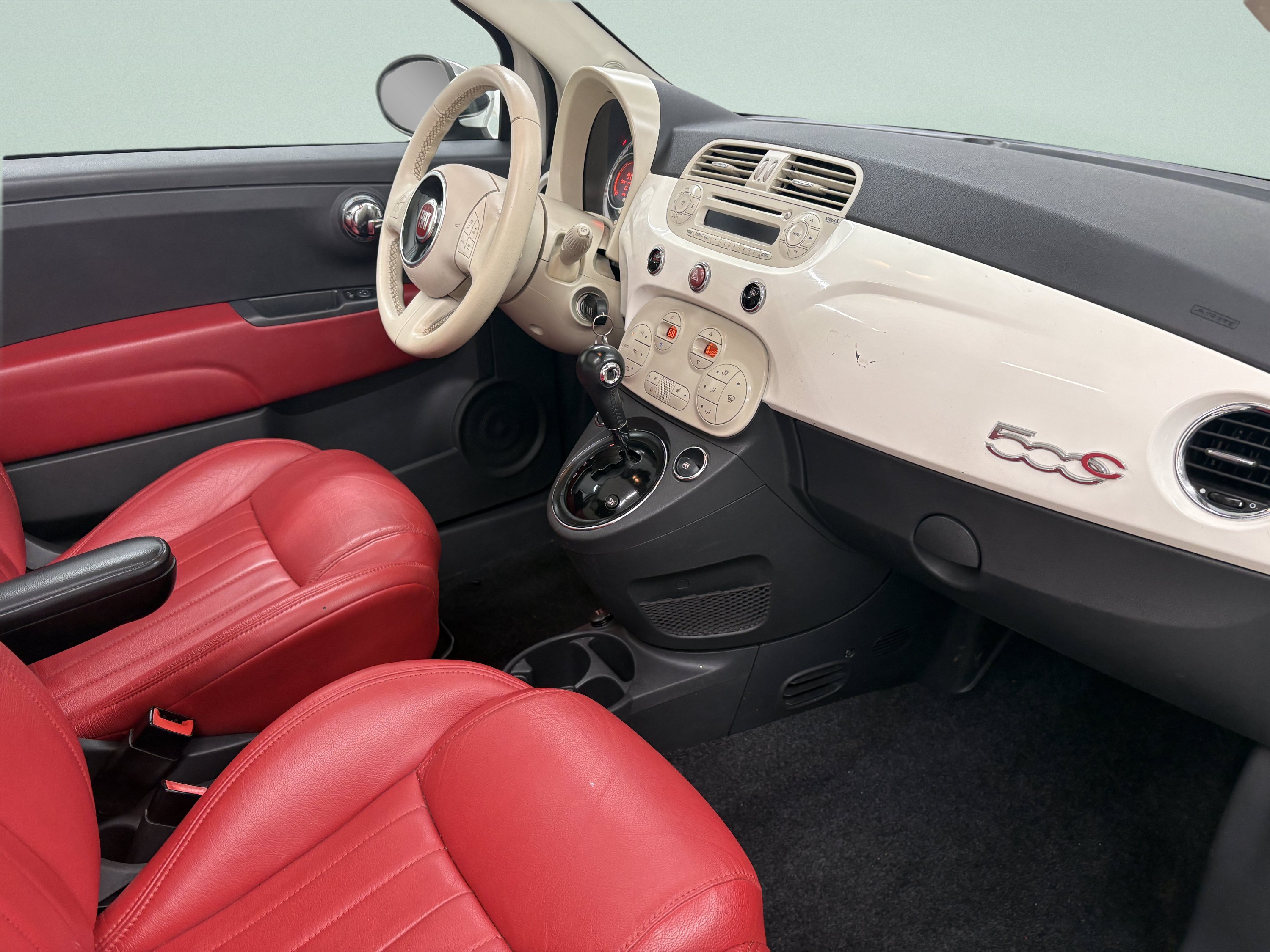 Used 2013 FIAT 500 Lounge w/ Luxury Leather Pkg FWD image 19