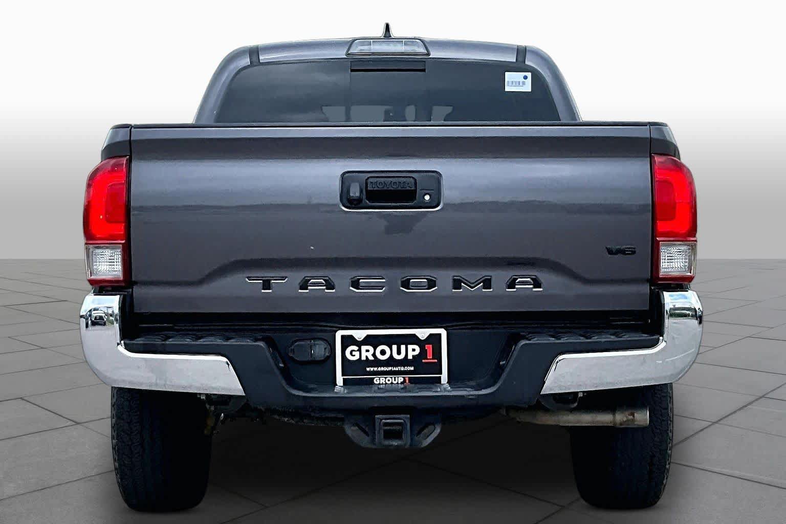 Used 2017 Toyota Tacoma TRD Off-Road w/ Tow Package RWD image 5