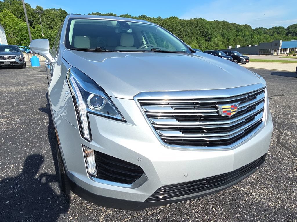 Used 2018 Cadillac XT5 Luxury w/ Driver Awareness Package FWD image 11