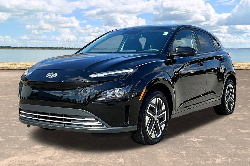 Used 2023 Hyundai Kona SE image 4