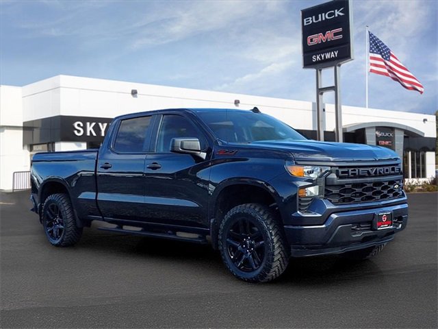 Used 2023 Chevrolet Silverado 1500 Custom image 3