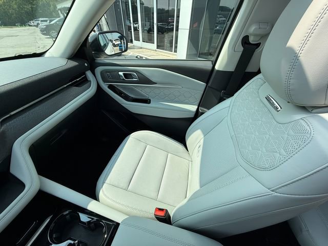 Used 2025 Ford Explorer Platinum w/ Ultimate Package image 26