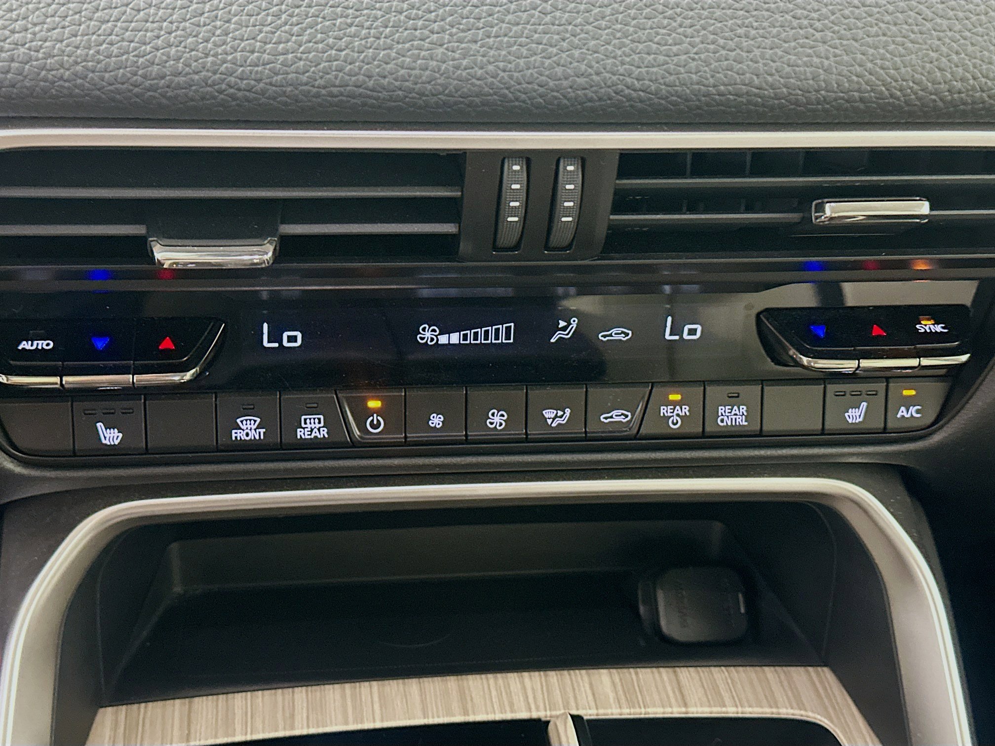 Used 2024 MAZDA CX-90 Plug-In Hybrid w/ Premium Pkg AWD/4WD image 24