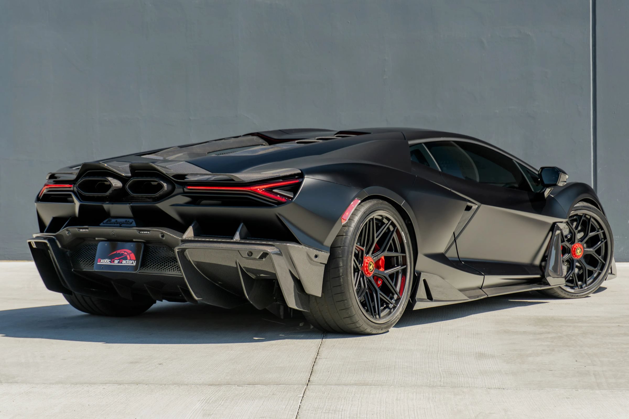 Used 2025 Lamborghini Revuelto AWD/4WD image 7
