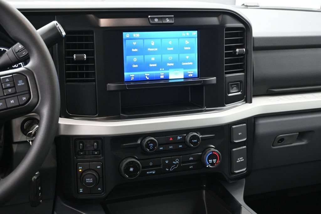 New 2026 Ford F350 XLT w/ FX4 Off-Road Package AWD/4WD image 17