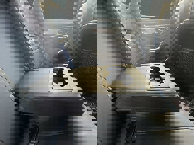 Certified 2025 Jaguar F-PACE R-Dynamic S image 20