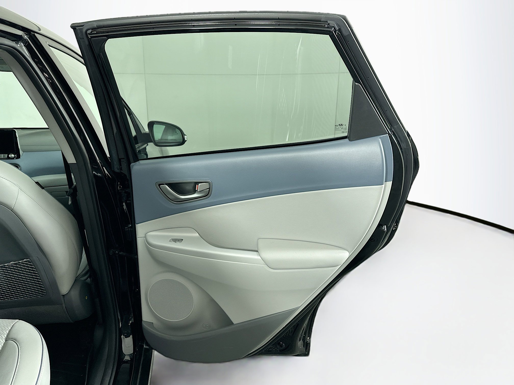 Used 2021 Hyundai Kona Ultimate w/ Cargo Package image 31