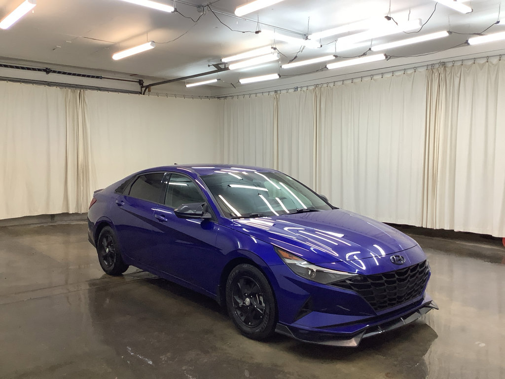 Used 2022 Hyundai Elantra SE FWD image 4