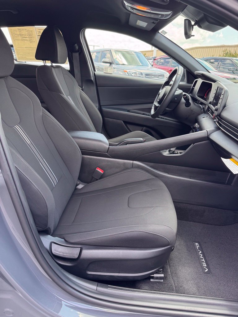 Used 2026 Hyundai Elantra Sport FWD image 11
