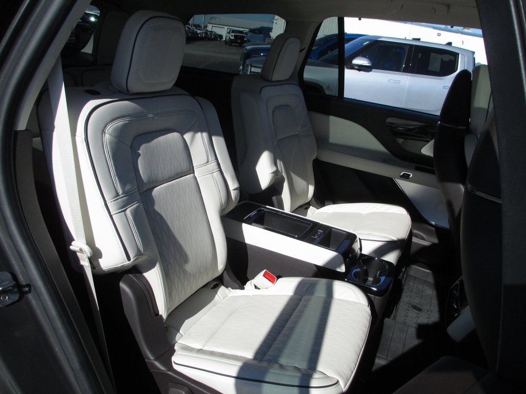 Used 2024 Lincoln Aviator Black Label w/ Dynamic Handling Package image 22