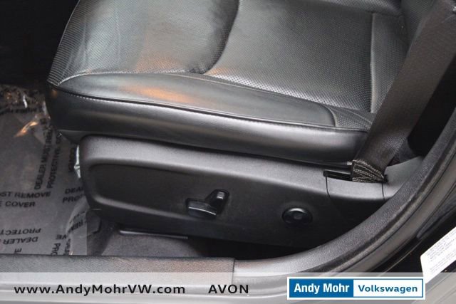 Used 2016 Chrysler 300 C image 16